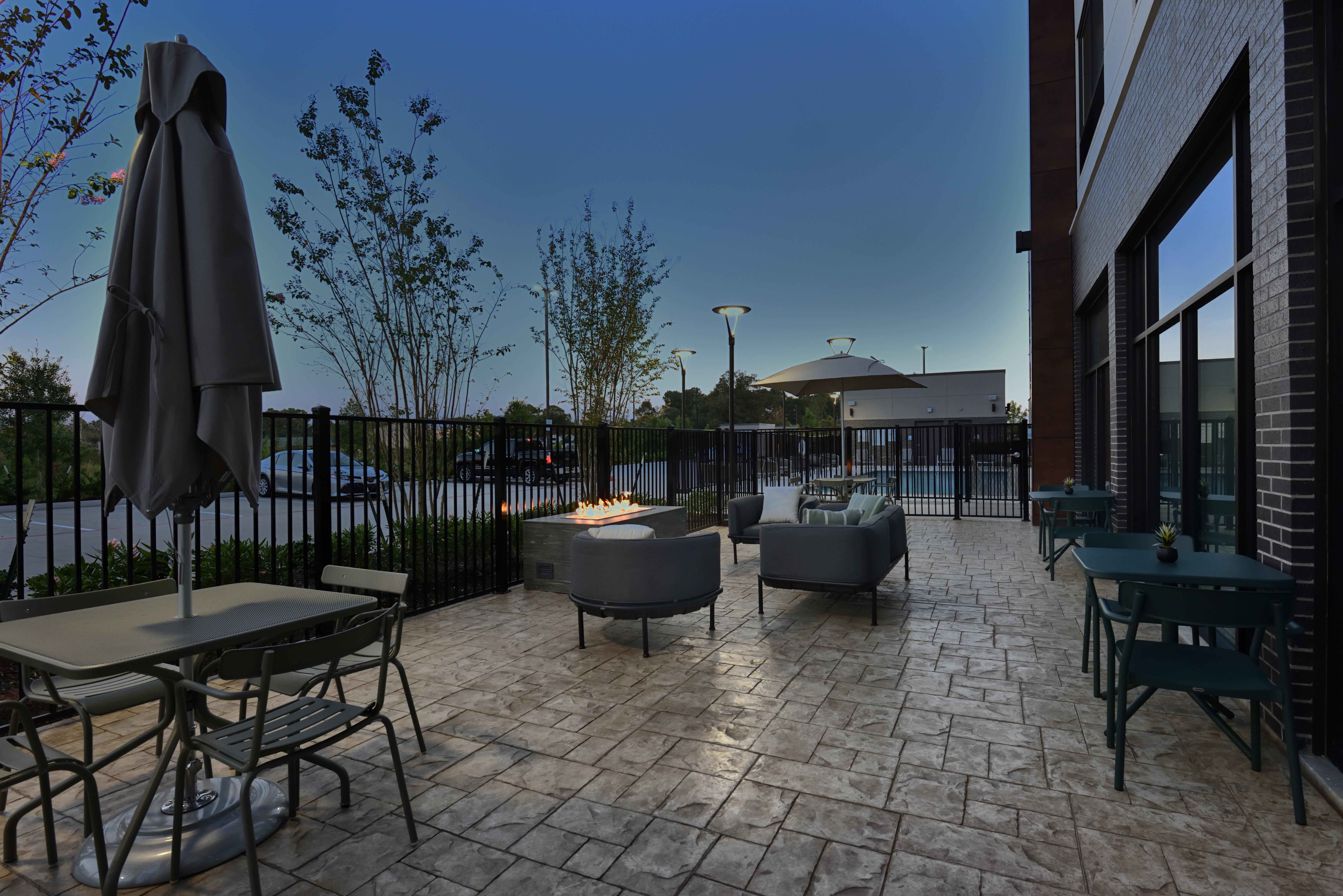 Holiday Inn Express & Suites Spring - Woodlands Area By Ihg Exterior photo